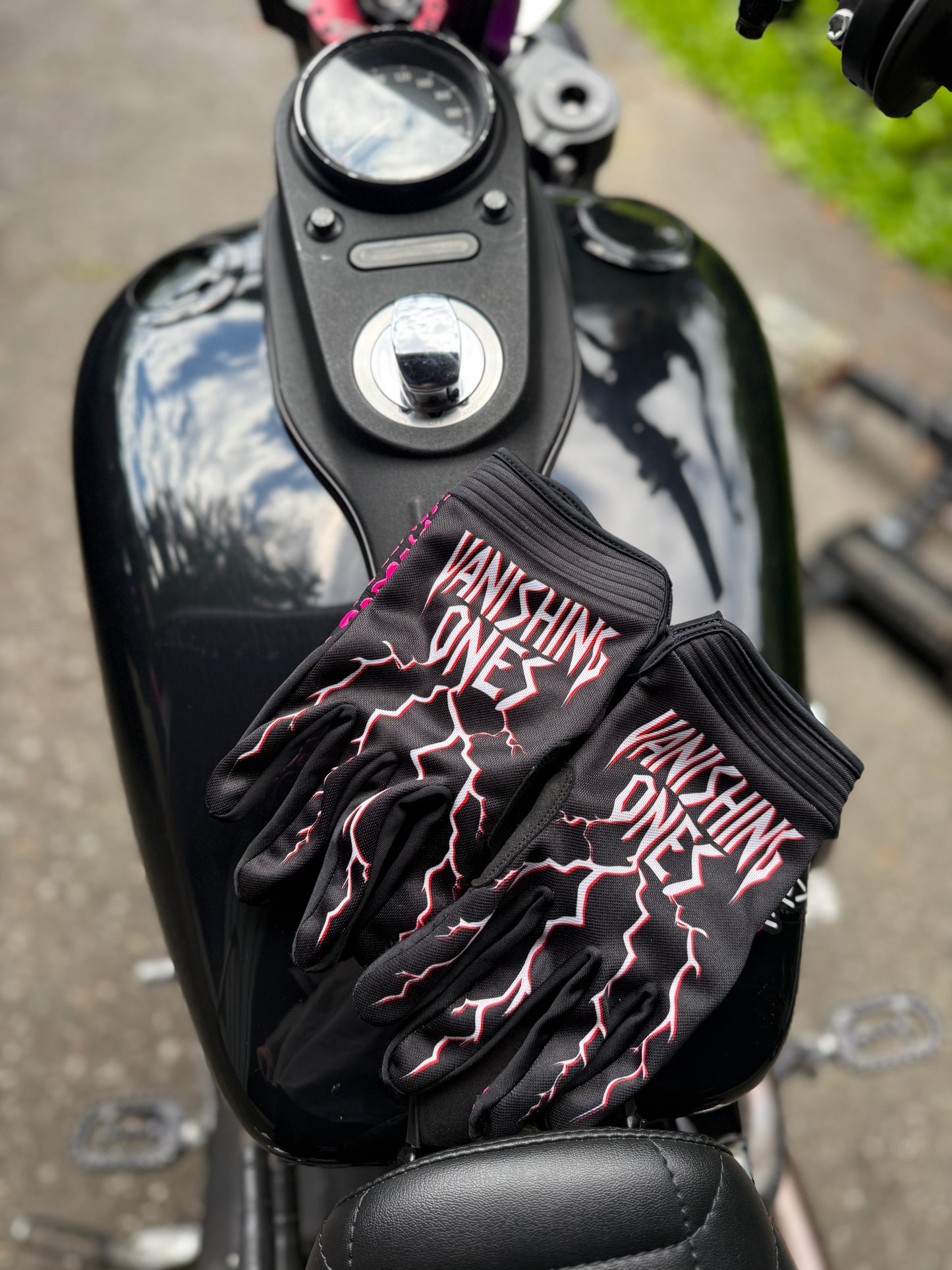 The Chaos Mitt